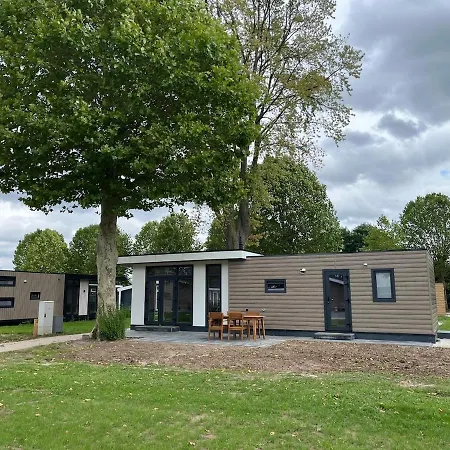 On The Waal Zennewijnen